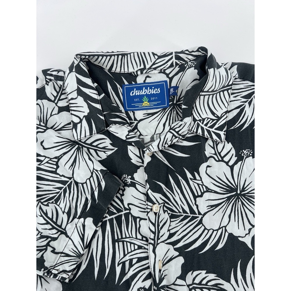 Chubbies Rayon Hawaiian Shirt Size Large Floral Short Sleeve Button Up